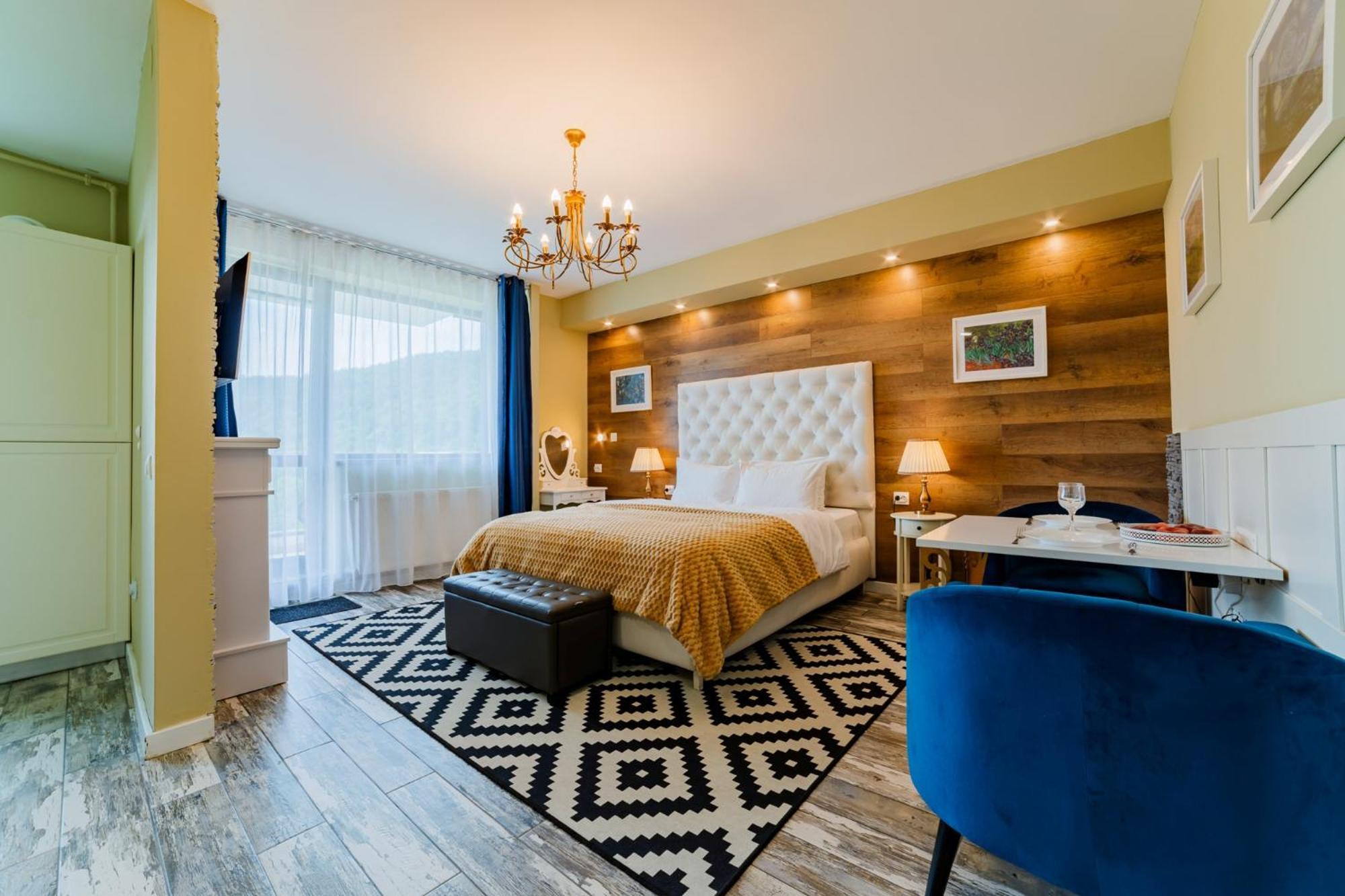 Romantic Jacuzzi Chic Apartment 시나이아 외부 사진