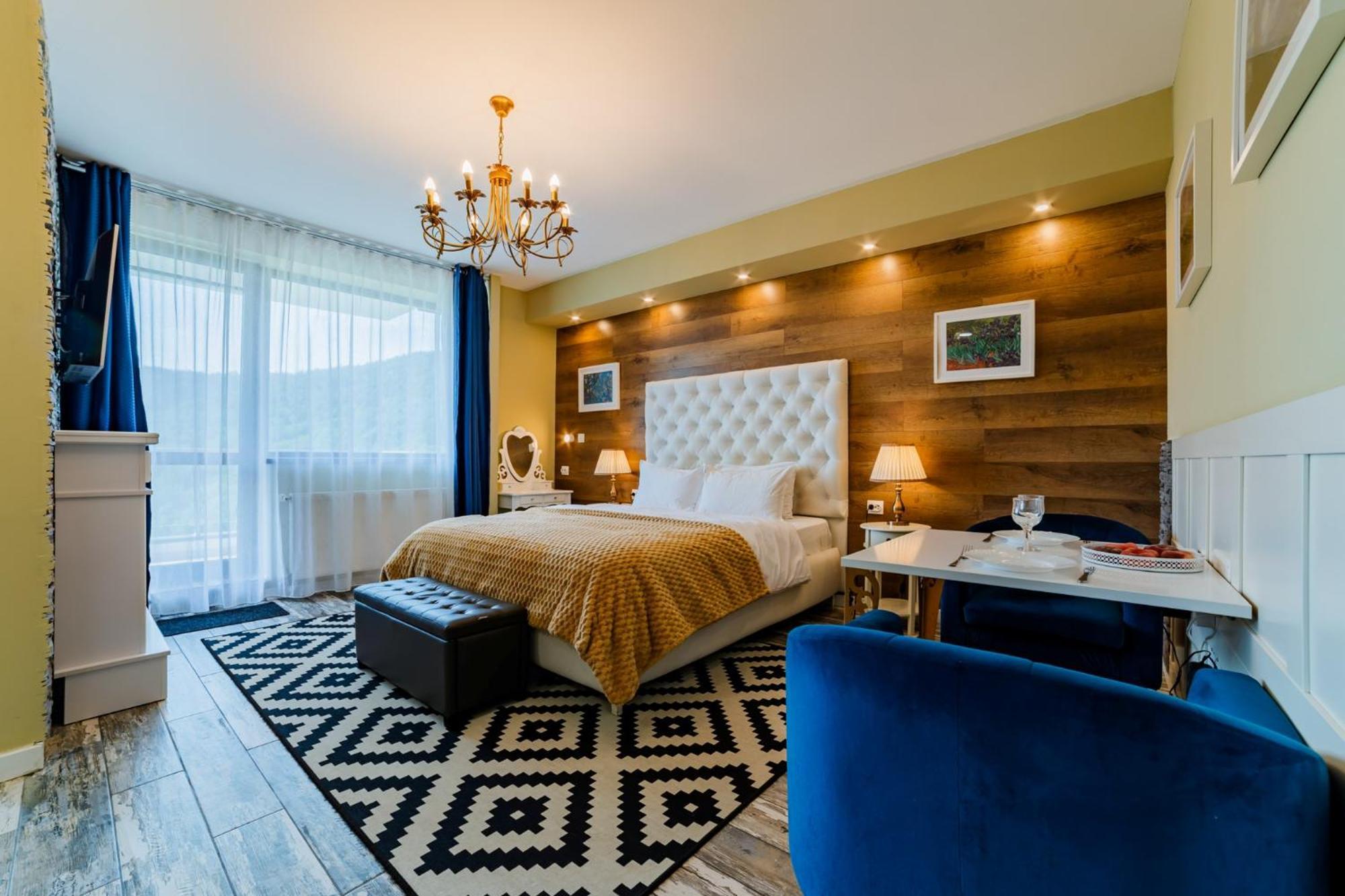 Romantic Jacuzzi Chic Apartment 시나이아 외부 사진
